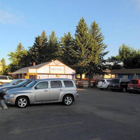 Blue Mountain Motel Pincher Creek Exterior photo